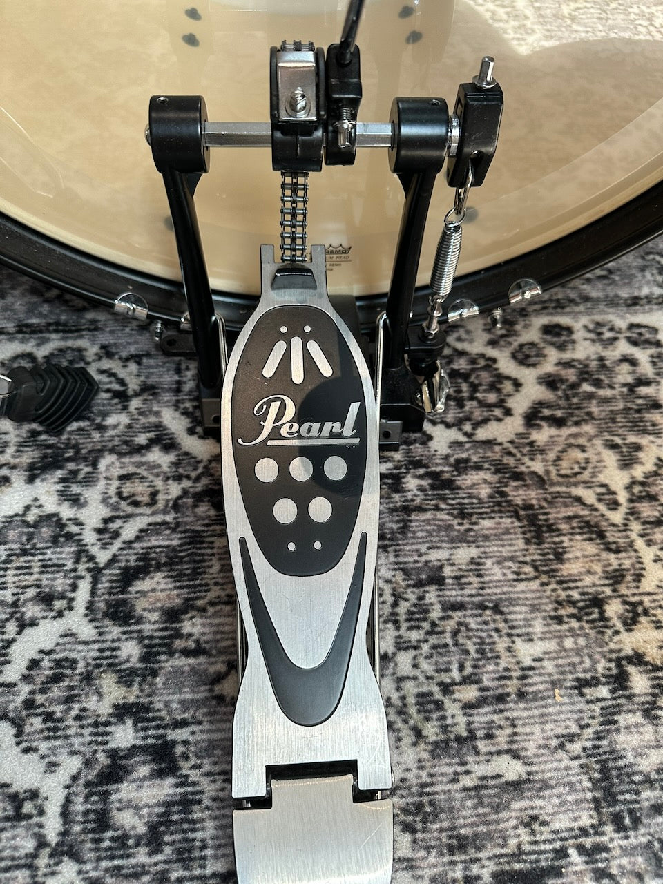 Pearl Roadshow 5-piece Acoustic Drumkit — 22" Jet Black (pre-owned)