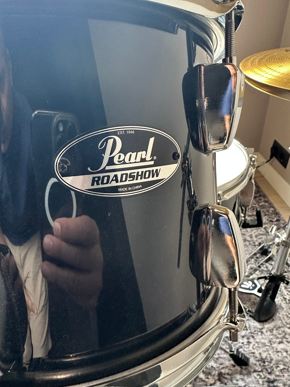 Pearl Roadshow 5-piece Acoustic Drumkit — 22" Jet Black (pre-owned)